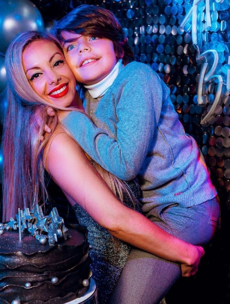 Gisela Bernal junto a su hijo (Foto: Instagram @giselabernaloficial)