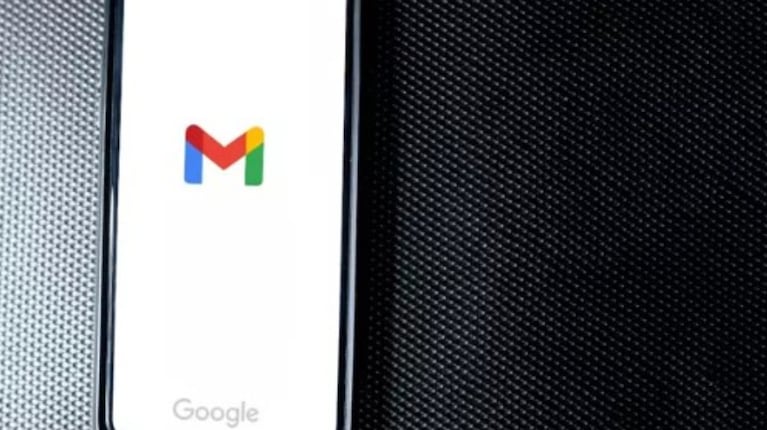 Gmail ya permite reaccionar con emojis a los correos