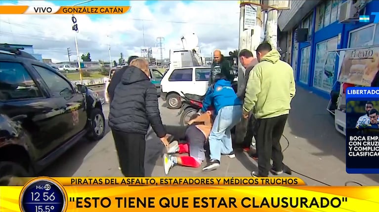 González Catán: brutal golpiza a un hombre que denunciaba la muerte de su padre frente a una clínica (TN)