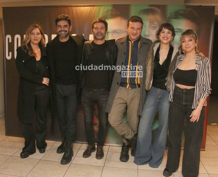 Gonzalo Heredia, Mey Scapola, Guillermo Pfening, Nicolás Pauls, Vanesa González y Laura Cymer estrenaron la obra Coherencia (Foto: Movilpress).