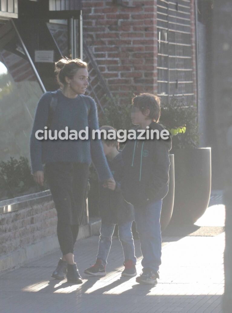Gonzalo Valenzuela y su novia chilena, mimosos: paseo y almuerzo con los hijos del actor 