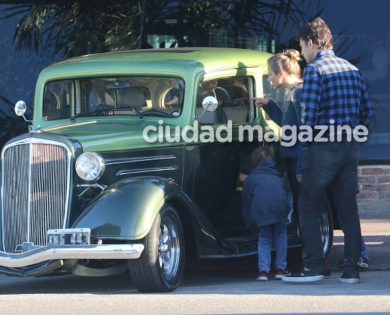 Gonzalo Valenzuela y su novia chilena, mimosos: paseo y almuerzo con los hijos del actor 