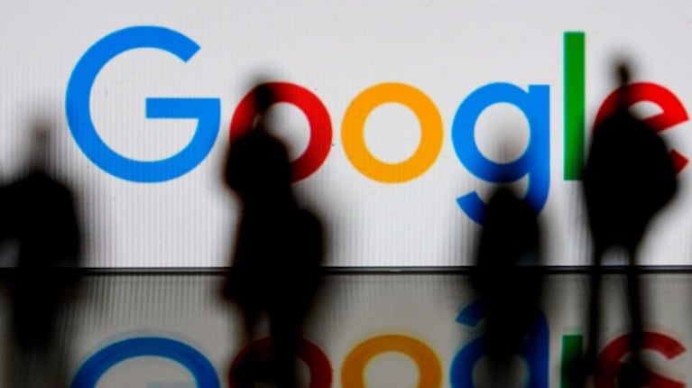 Google empieza a probar en Chrome el aprendizaje federado de cohortes. Foto: AFP.
