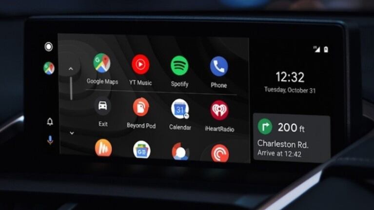 Google retirará la app para smartphones de Android Auto con la llegada de Android 12. Foto: DPA.