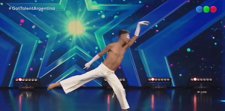 Got Talent Argentina: un joven bailó el Himno Nacional Argentino y se llevó el botón dorado 
