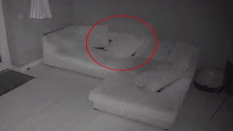 Grabaron a un fantasma dentro de una casa en Reino Unido