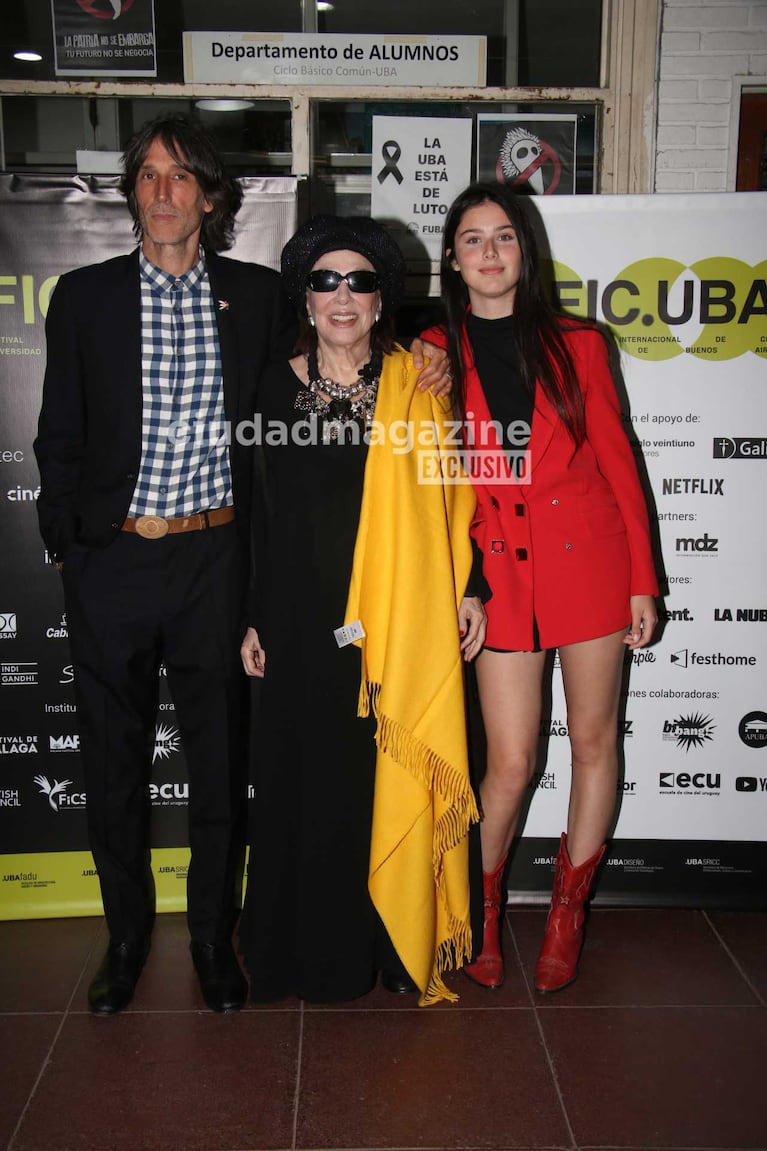 Graciela Borges junto a su hijo Juan Cruz Bordeu y su nieta María Jesús (Foto: Movilpress)
(Foto: Movilpress)