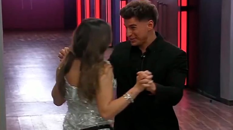 Gran Hermano: qué se dijeron al oído Manuel y Lola en su tierno reencuentro (captura de Telefe)