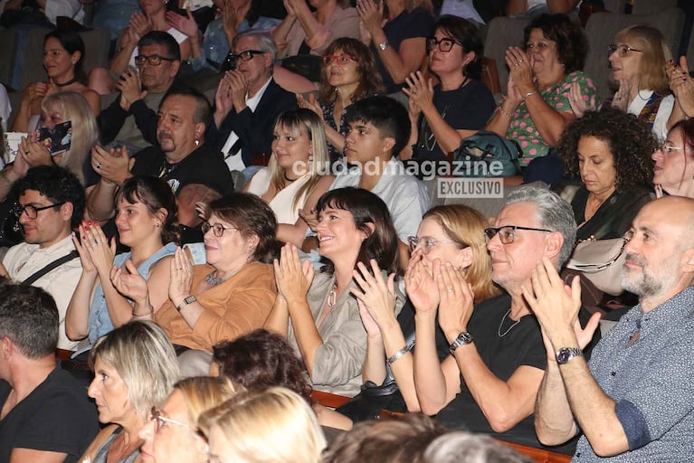 Griselda Siciliani fue a ver a Luciano Castro al teatro. (Foto: Movilpress)