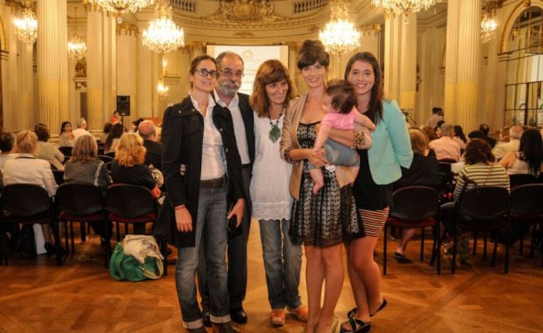 Griselda Siciliani recibió su premio en la Legislatura Porteña. (Foto: Prensa Artear) 