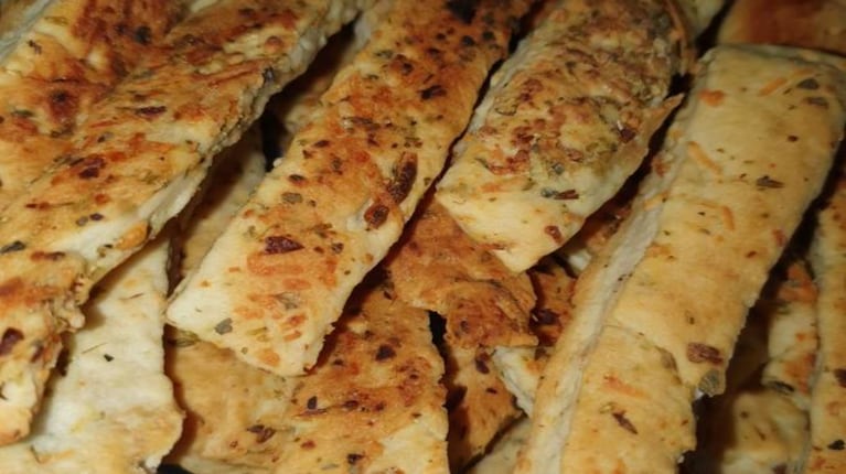 Grisines saborizados: la receta usada en panaderías 