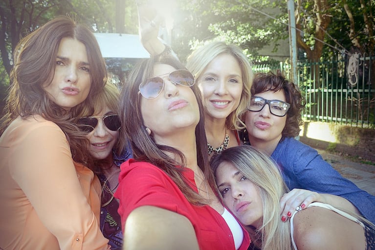 Guapas: Araceli González, Inés Estévez,  Mercedes Morán, Carla Peterson, Isabel Macedo, Muriel Santa Ana. (Foto: Pol-ka)