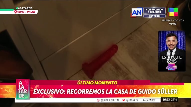 Guido Süller mostró su vestidor y tuvo un accidente al aire: el juguete rosa que encontraron en el piso