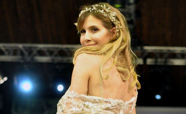 Guillermina Valdés brilló en la pasarela vestida de novia. (Foto: Jennifer Rubio)