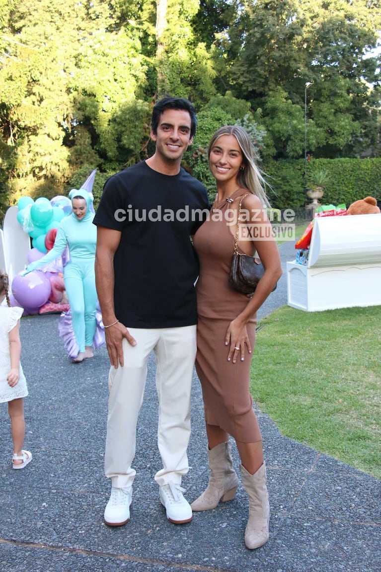 Guillermo Ardohaín y su novia Malena Zermoglio  (Foto: Movilpress)