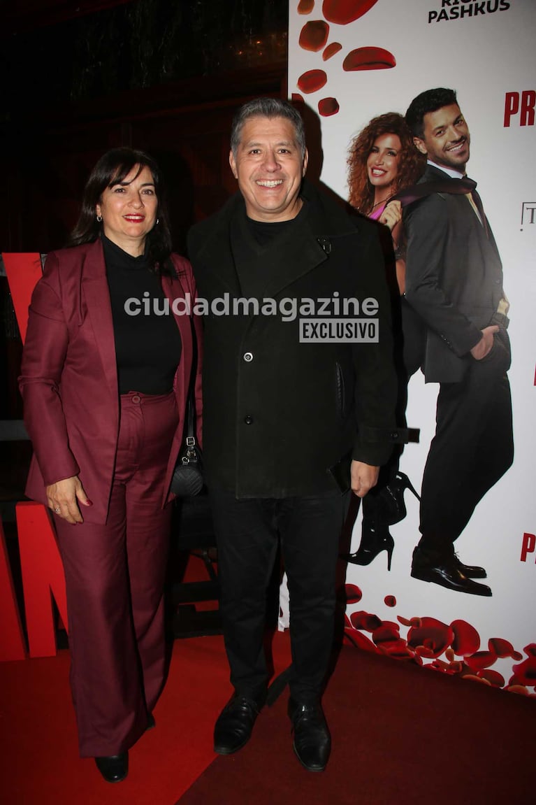 Guillermo Lobo y esposa (Foto: Movilpress)