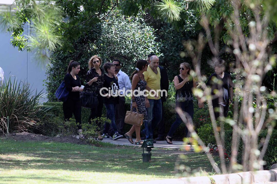 Gustavo, el hijo de Gerardo Sofovich, con su familia. (Foto: Movilpress)