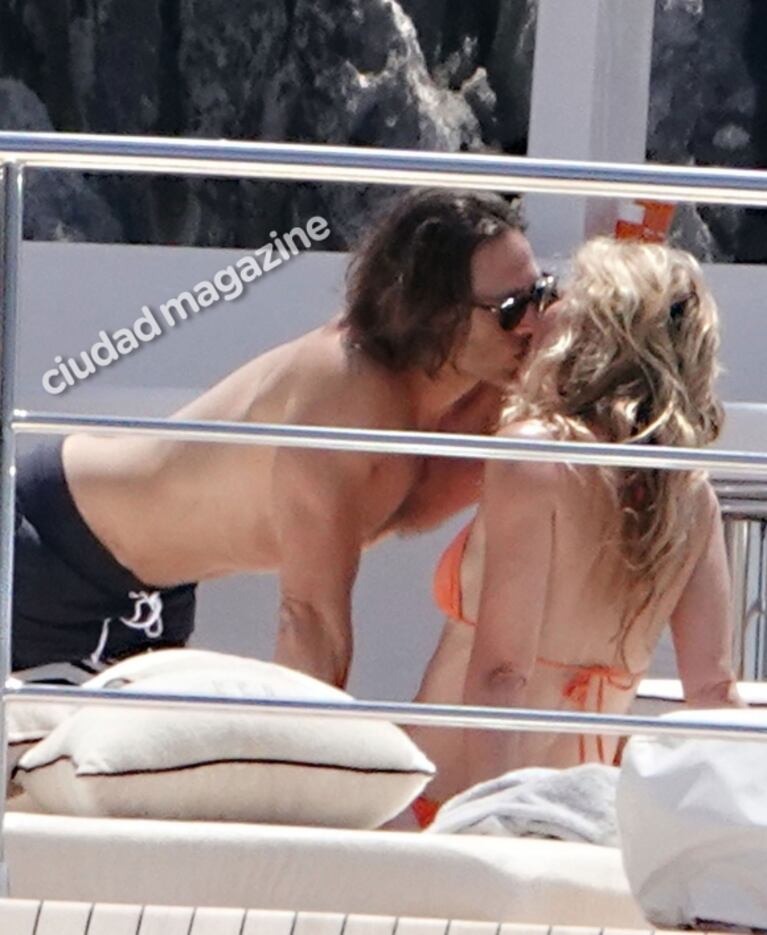 Gwyneth Paltrow y Brad Falchuk, apasionados en un yate en sus vacaciones en Capri