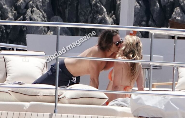 Gwyneth Paltrow y Brad Falchuk, apasionados en un yate en sus vacaciones en Capri