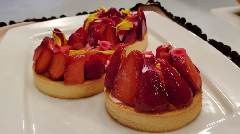 Hace esta tarta de frutillas con una receta fácil 