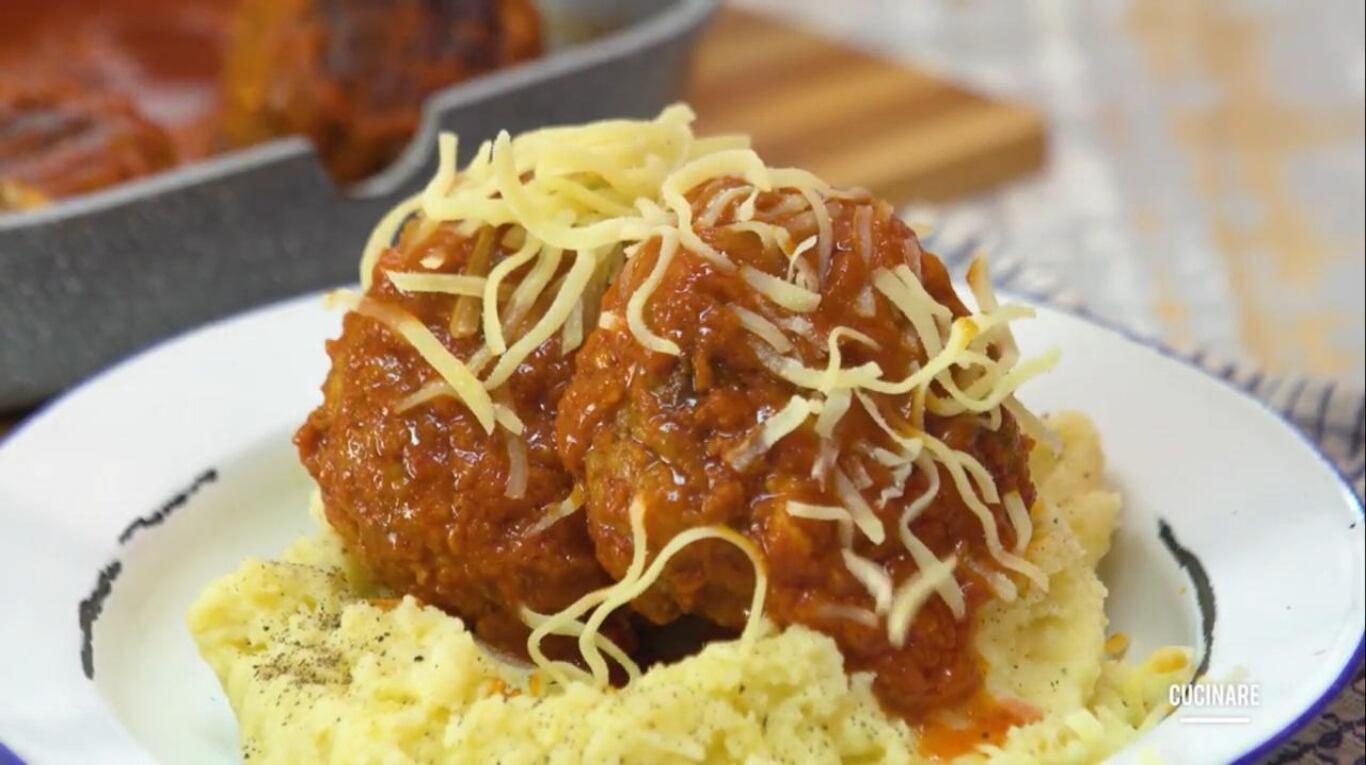 Hace estas albóndigas XXL con una receta simple 