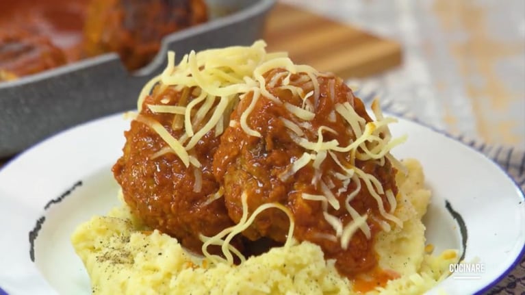 Hace estas albóndigas XXL con una receta simple