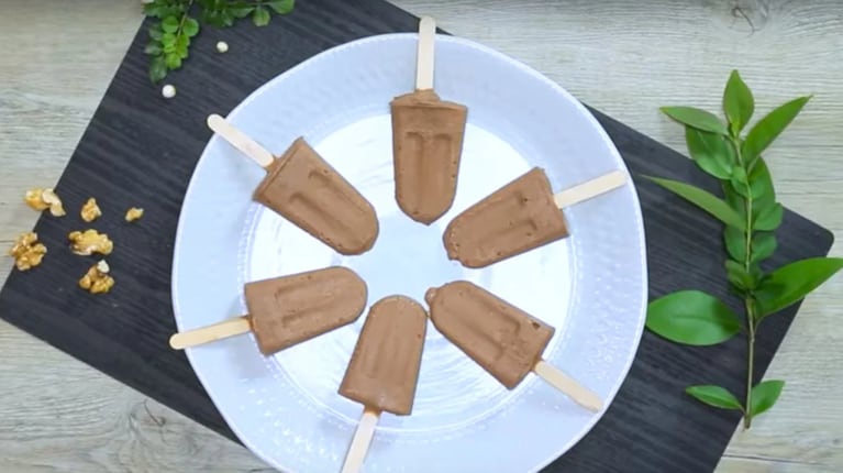 Hace paletas heladas de crema con esta receta fácil 