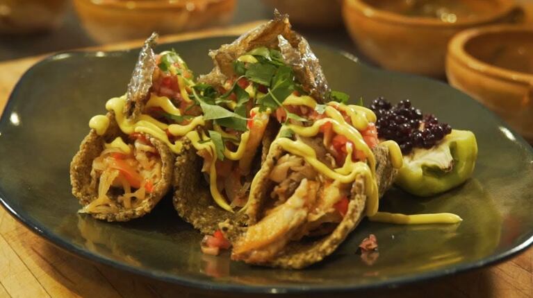Hace tacos de surubí nixtamalizado con una receta fácil 