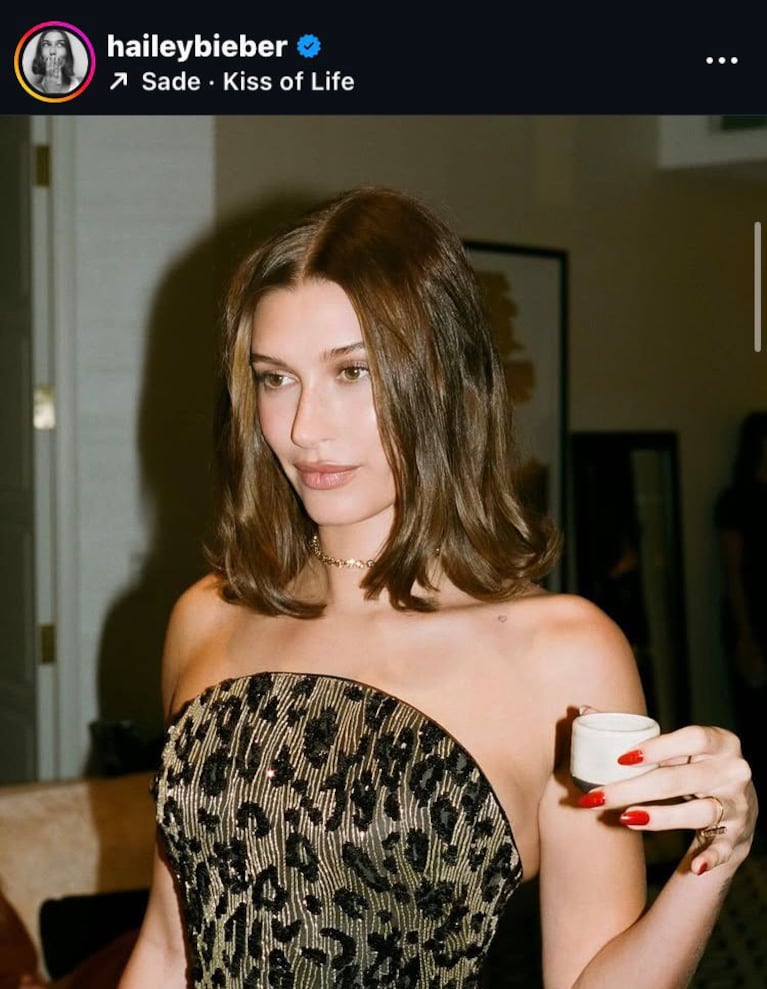 Hailey Bieber marca tendencia este 2026 con las "uñas jabón" (Foto: Instagram/@haileybieber).