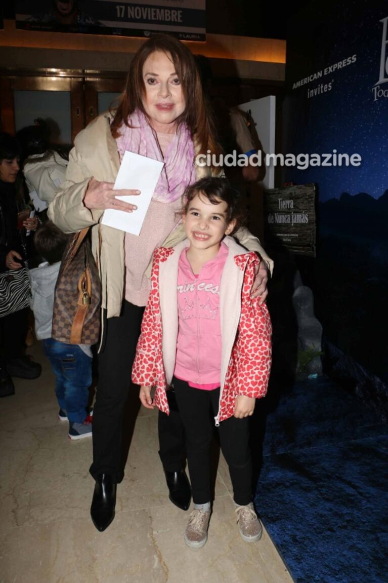 Hall de famosos en el estreno de Peter Pan: fotos del show y looks invernales