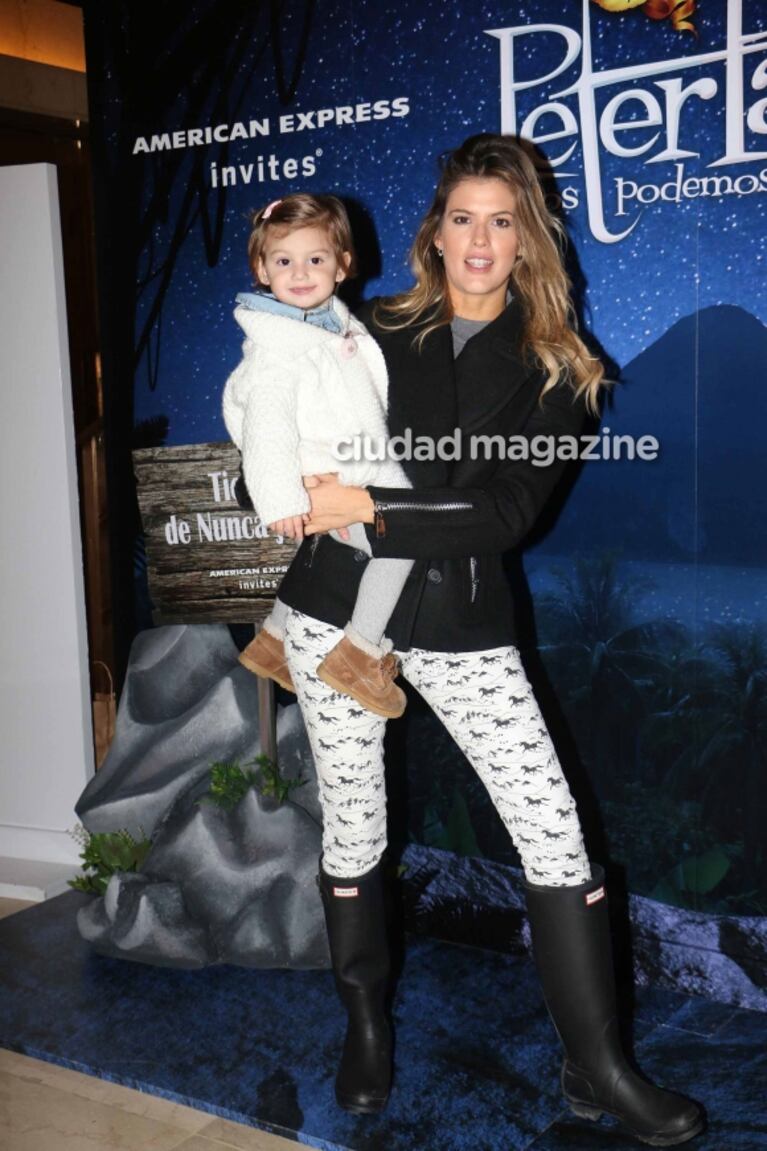 Hall de famosos en el estreno de Peter Pan: fotos del show y looks invernales