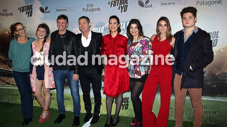 Hall de famosos en la avant premiere de El fútbol o yo.