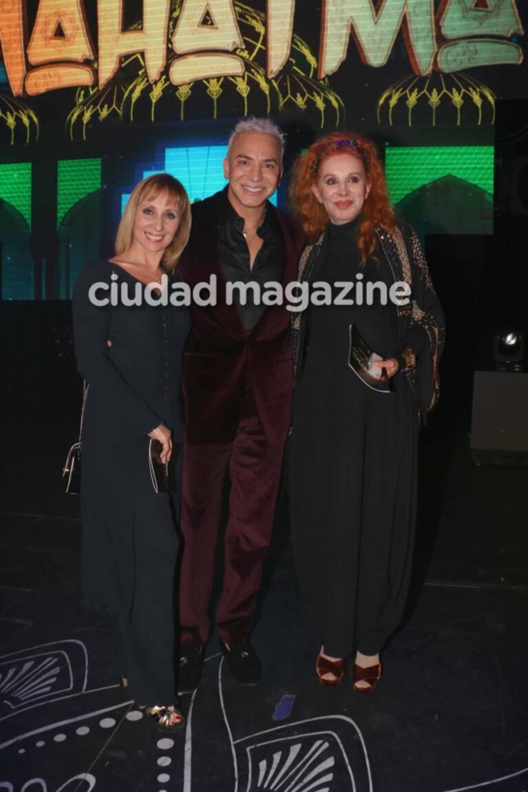 Hall de famosos en la gala de Mahatma ¡y jugado cambio de look de la Chipi!