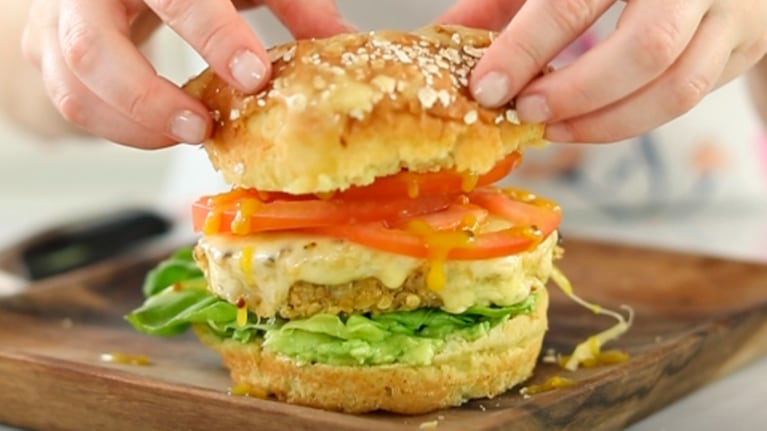 Hamburguesas veggie: una receta sin carne, con el paso a paso para que sean igual de ricas. Foto: CucinareTV