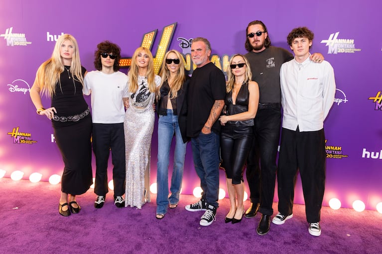 “HANNAH MONTANA 20TH ANNIVERSARY SPECIAL” PREMIERE EVENT - Miley Cyrus and guests celebrate the world premiere of the “Hannah Montana 20th Anniversary Special” at the El Capitan Theatre and The Hollywood Roosevelt Hotel in Los Angeles on Monday, March 23, 2026. “Hannah Montana 20th Anniversary Special” premieres Tuesday, March 24 at 12:00 a.m. PDT on Disney+. (Disney/Frank Micelotta)    LILY-ROSE PURCELL, MAXX MORANDO, MILEY CYRUS, TISH CYRUS-PURCELL, DOMINIC PURCELL, BRANDI CYRUS