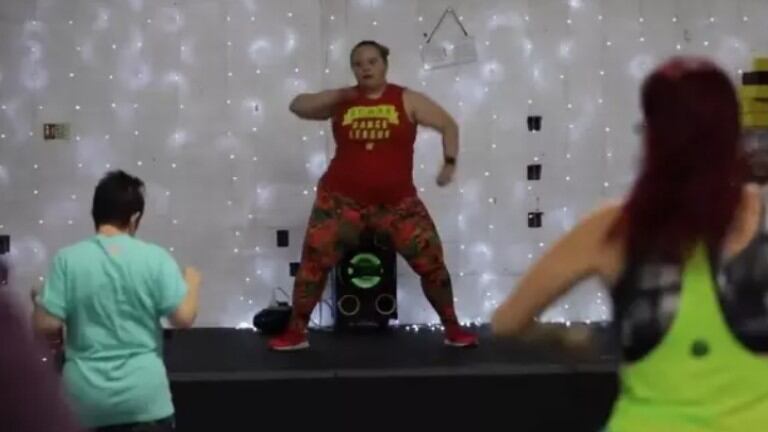 Hannah Payton se ha convertido en la primera profesora de Zumba con síndrome de Down en Reino Unido