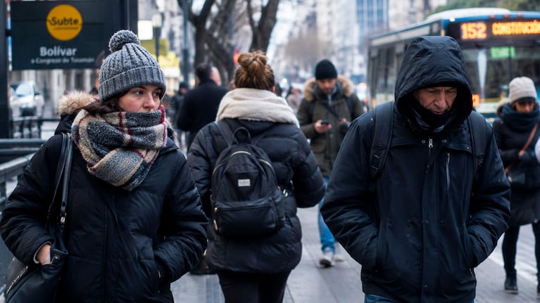 Hasta cuándo sigue el frío en Buenos Aires y cuándo vuelve el calor: qué dice el pronóstico (foto IA)
