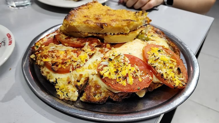 Hay ciertos detalles que se deben tener en cuenta para lograr una buena pizza de molde. Foto: Google Maps