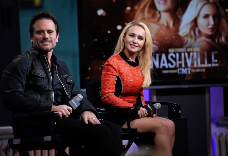Hayden Panettiere y Charles Esten en el lanzamiento de Nashville", en Nueva York, el 5 de enero de 2017. (Foto Evan Agostini/Invision/AP, archivo)