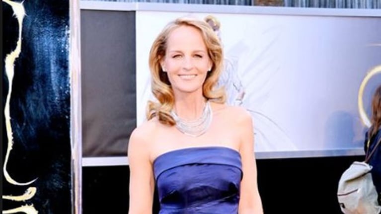 Helen Hunt, elegante en la alfombra roja. (Foto: www.eonline.com)