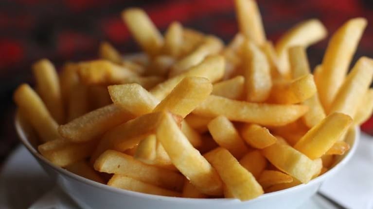 Hizo papas fritas con el aceite equivocado y murió intoxicada