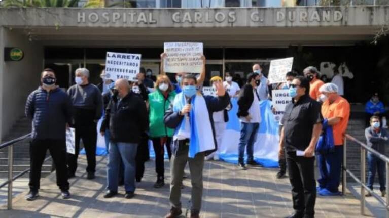 Homenajearon a los dos trabajadores del Hospital Durand fallecidos por coronavirus