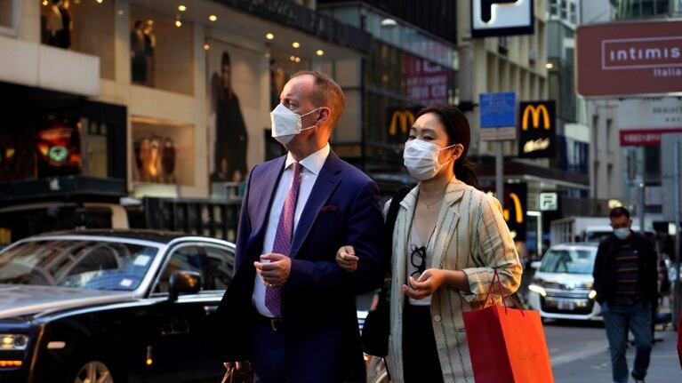 Hong Kong endurece restricciones ante avance de cuarta ola de covid-19. Foto: AP.