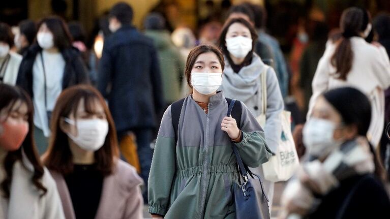 Hospitales desbordados y nuevo récord de casos de covid-19 en Tokio. Foto: EFE.