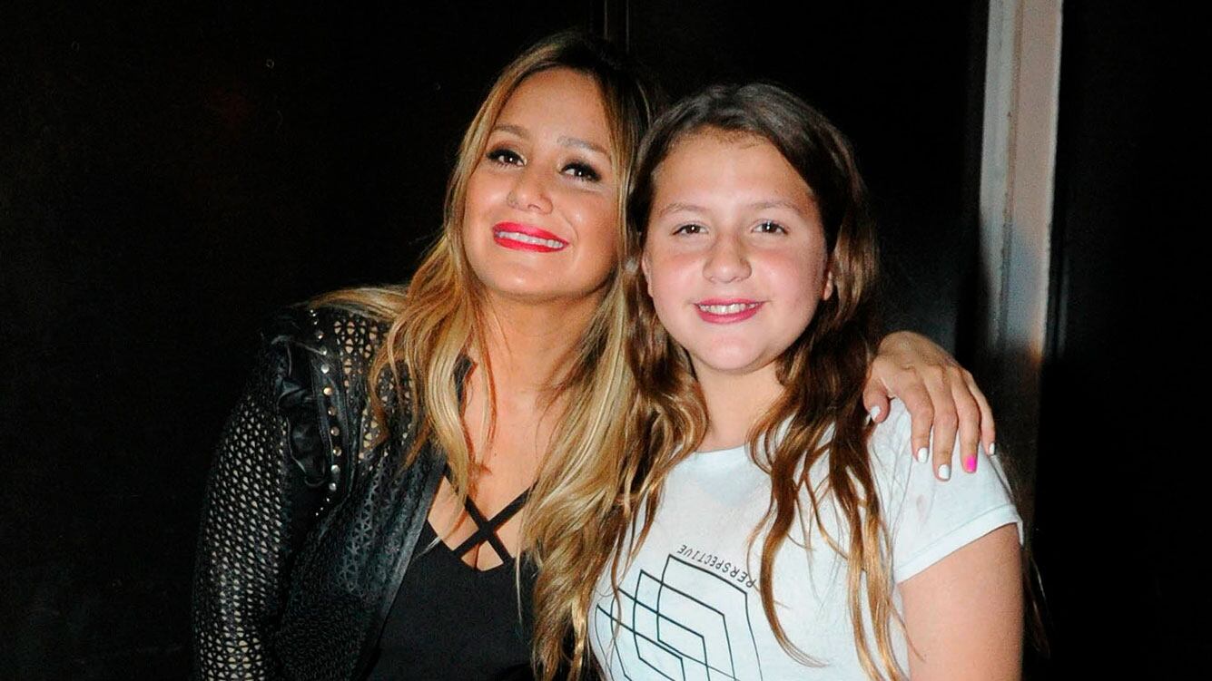 Karina y las críticas por dejar a su hija con su mamá: "Me juzgan como madre pero la salud es lo más importante"