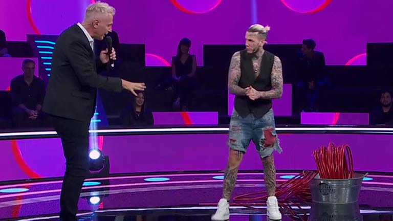 Alex Caniggia sorprendió con sus numerosos tatuajes en Minuto para ganar