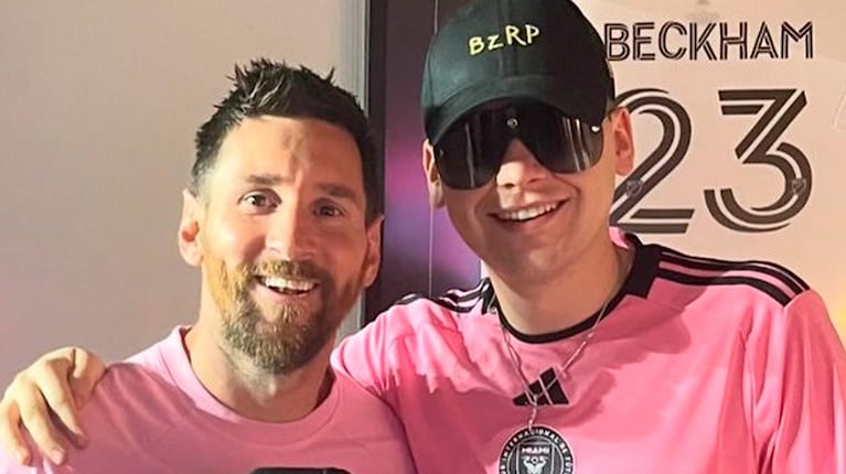 Bizarrap fue a ver a Leo Messi y las cámaras lo mostraron a cara descubierta: cómo es sin gorra ni lentes