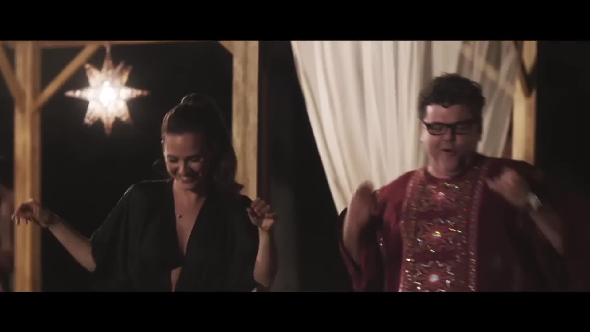 Dos Más Dos - Trailer