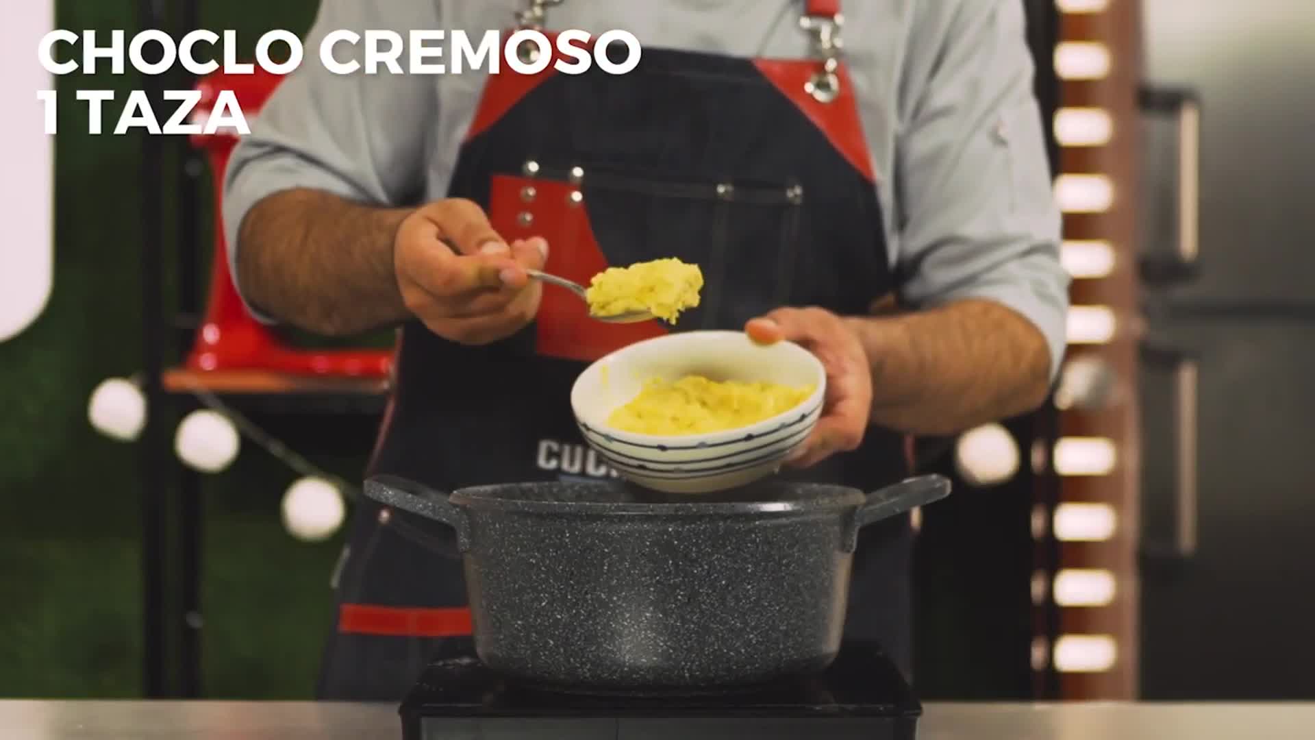Pastel de choclo, queso y cebolla