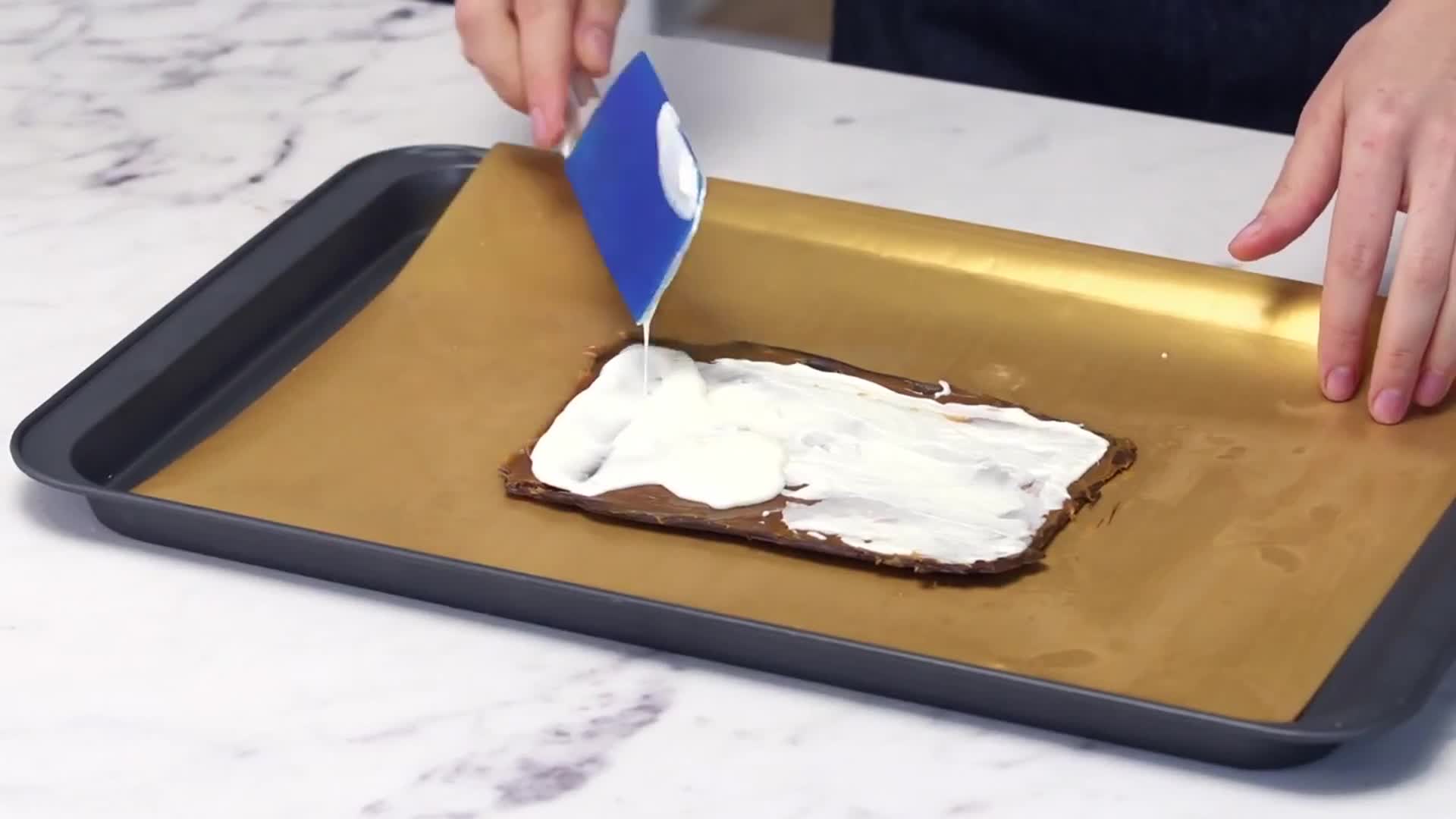 Milhojas de chocolate y dulce de leche